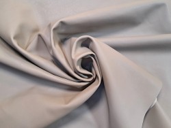 Peau de cuir de veau swift lisse - amende - maroquinerie - Cuir en stock