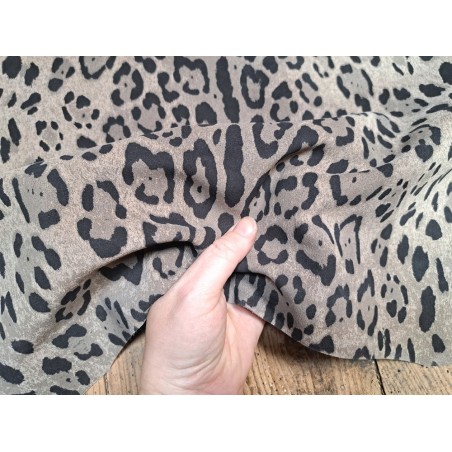 Peau de veau velours façon jaguar- beige - Cuir en stock