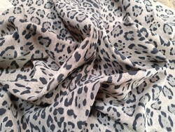 Peau de veau velours façon jaguar- beige - Cuir en Stock