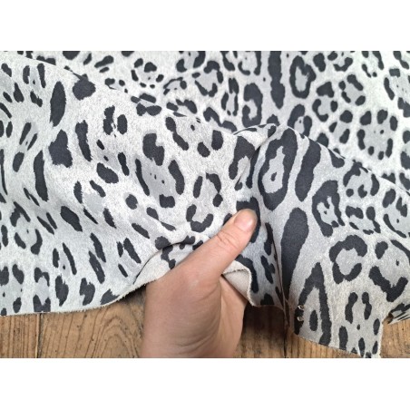 Peau de veau velours façon jaguar- blanc - Cuir en Stock