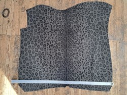 Peau de veau velours façon jaguar- gris - Cuir en stock
