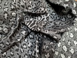Peau de veau velours façon jaguar- noir - Cuir en Stock