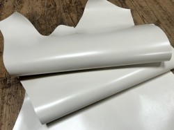 Demi-peau de cuir de veau BOX lisse - tannage ferme - ivoire - Cuir en Stock