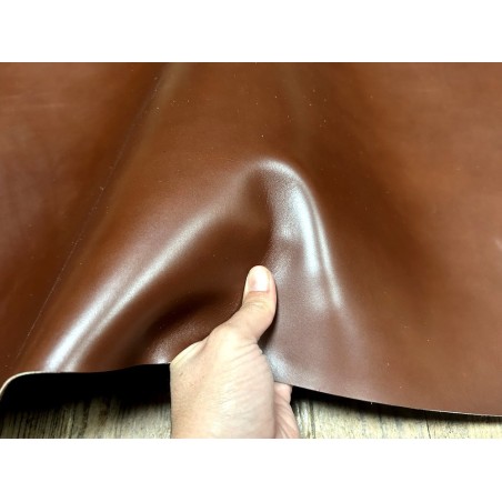 Demi-peau de cuir de veau BOX lisse - tannage ferme - noisette - Cuir en Stock