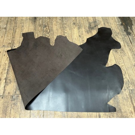 Demi-peau de cuir de veau BOX lisse - tannage ferme - café mat - Cuir en Stock