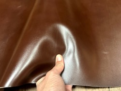 Demi-peau de cuir de veau BOX lisse - tannage ferme - marron - Cuir en Stock
