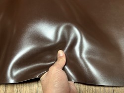 Demi-peau de cuir de veau BOX lisse - tannage ferme - cacao - Cuir en Stock