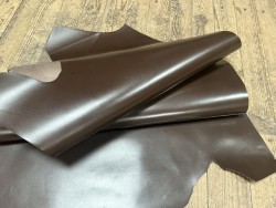 Demi-peau de cuir de veau BOX lisse - tannage ferme - cacao - Cuir en Stock