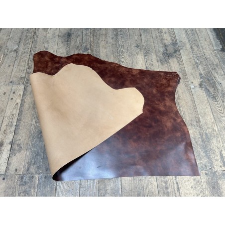 Demi-peau de cuir de veau BOX lisse - tannage ferme - nuancé effet tamponné - marron - Cuir en Stock