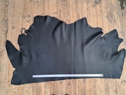 Demi-peau de cuir de taurillon  - Noir - Cuir en Stock