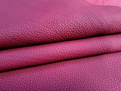 Cuir de taurillon - framboise - maroquinerie - Cuir en stock