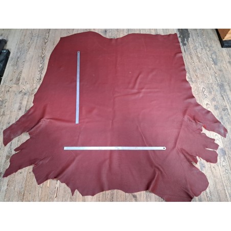 peau entière - taurillon - rouge carmin - cuir en stock