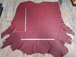 peau entière - taurillon - rouge carmin - cuir en stock