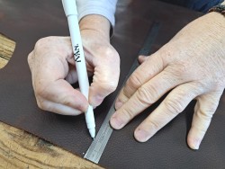 Stylo de marquage argent pour cuir – IVAN - Cuir en Stock