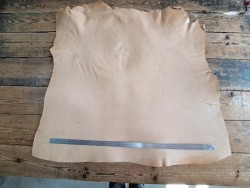 Collet de cuir de vache tannage végétal finition naturelle – A -