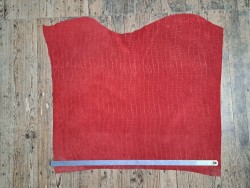 Peau de veau velours grain façon crocodile - rouge - maroquinerie - Cuir en stock