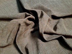 Peau de veau velours grain façon crocodile - marron - maroquinerie - Cuir en Stock