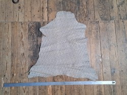 chèvre symétrique - beige - cuir en stock