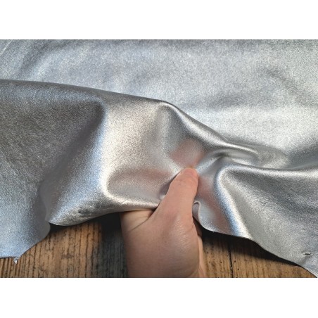 Chèvre - argent blanc - cuir en stock