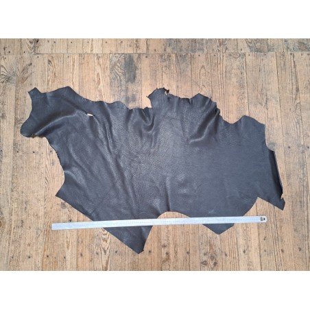 Demi-peau de cuir de taurillon - gros grain - couleur marron glacé - Cuir en stock