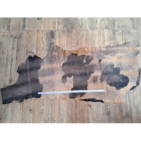 demi peau - vache - poils tachetés - serpent - maroquinerie - vêtement - cuir en stock