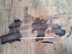 demi peau - vache - poils tachetés - serpent - maroquinerie - vêtement - cuir en stock