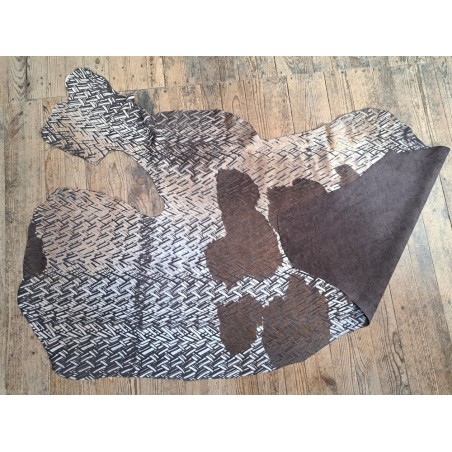 demi peau - vache - poils tachetés - chevrons - maroquinerie - vêtement - Cuir en stock