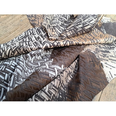 demi peau - vache - poils tachetés - chevrons - maroquinerie - vêtement - cuirenstock