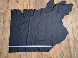 Grand morceau de cuir de vache grainé - Noir mat - A - Cuir en Stock