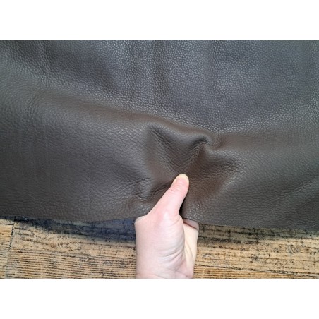 Demi-peau de cuir de vache grainée - choco mat - maroquinerie - ameublement - cuirenstock