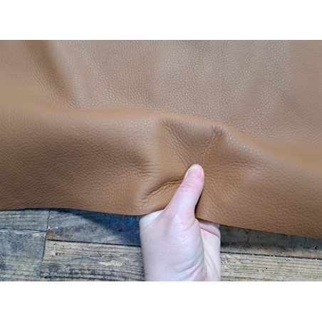 Demi-peau de cuir de vache grainée - brun gold mat - maroquinerie - ameublement - cuirenstock