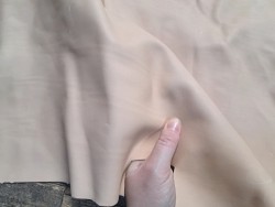 Demi peau de veau végétal - naturel - maroquinerie - cuir en stock