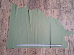 Demi-peau de cuir de vache grainée - vert sauge - maroquinerie - cuir en stock