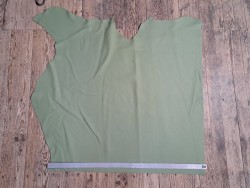 Demi-peau de cuir de vache grainée - vert sauge - maroquinerie- cuir en stock