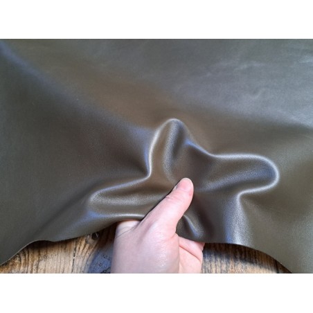 Peau de cuir d'agneau - kaki - lisse - Cuirenstock