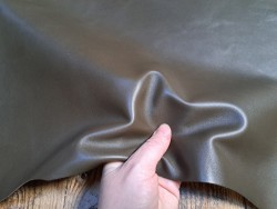 Peau de cuir d'agneau - kaki - lisse - Cuirenstock