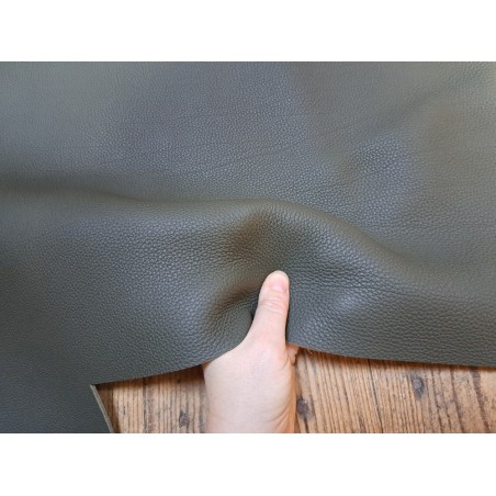 Demi-peau de cuir de taurillon pleine fleur vert kaki - Cuir en Stock