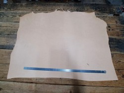 Collet de cuir de vache tannage végétal finition naturelle – A -