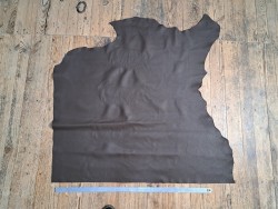 Demi-peau de cuir de vache grainée - choco mat - maroquinerie - ameublement - cuir en stock