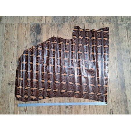 Demi peau de cuir de veau façon - Cobra brun - A - Cuir en Stock