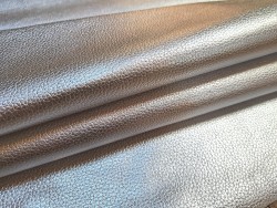 Peau de cuir de chèvre métallisé - argent - Cuir en stock