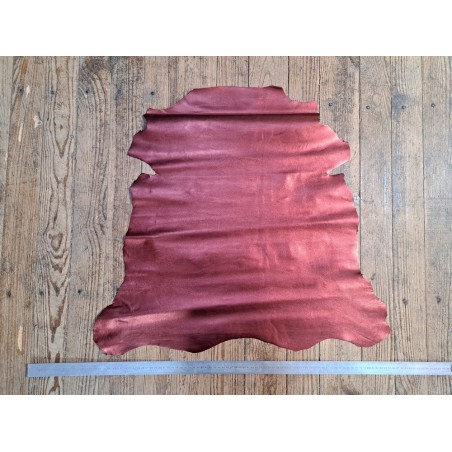 Peau de cuir de chèvre métallisé - bordeaux - Cuir en stock