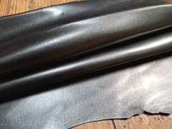 Peau de cuir de chèvre nacrée - anthracite - Cuir en stock