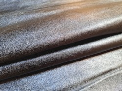 Peau de cuir de chèvre métallisée - gris métal - Cuir en stock