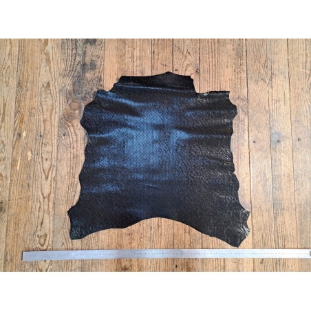 Petite chèvre motif écaille de poisson - noir - cuir en stock