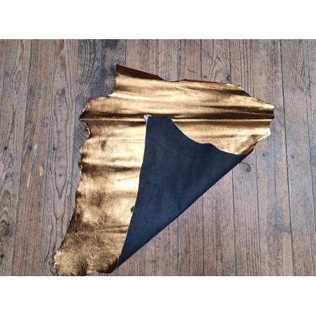 Peau de cuir de chèvre métallisé - metallic gold - cuir en stock