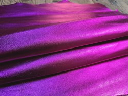 Peau de cuir de chèvre métallisé - fuchsia - Cuir en Stock