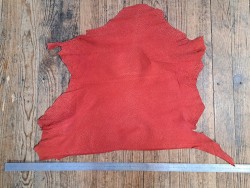 Peau de cuir de chèvre - pépites - rouge mat - Cuir en stock