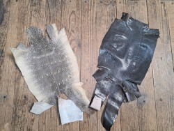 Lot de 2 peaux de cuir de lézard - A - Anthracite/Naturelle