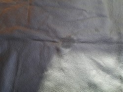 Demi-peau de cuir de vache grainé - Noir mat - B - Cuir en Stock